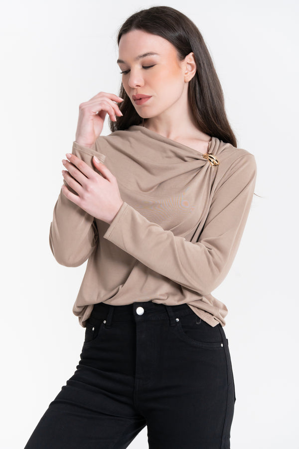 MAGLIA DRAPPEGGIATA CON DETTAGLIO GIOIELLO FIORENZA AMADORI 67020