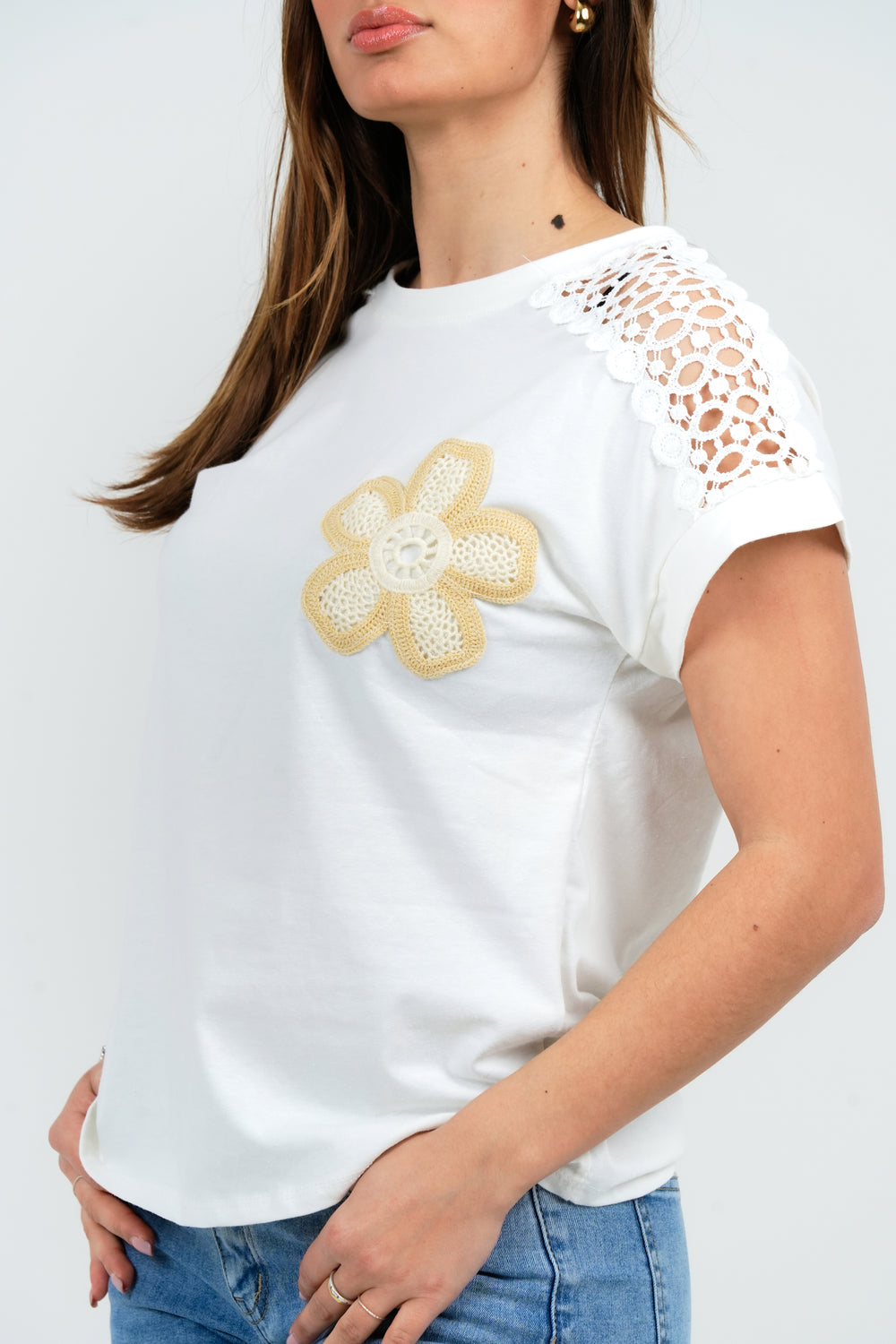 T-SHIRT DONNA CON RICAMO FIORE FIORENZA AMADORI 29746