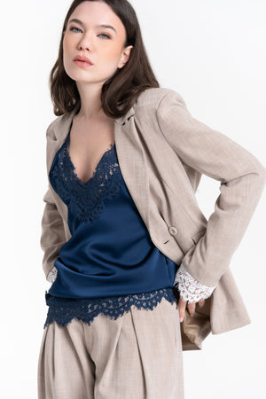 TOP IN RASO CON PIZZO FIORENZA AMADORI MM357.880