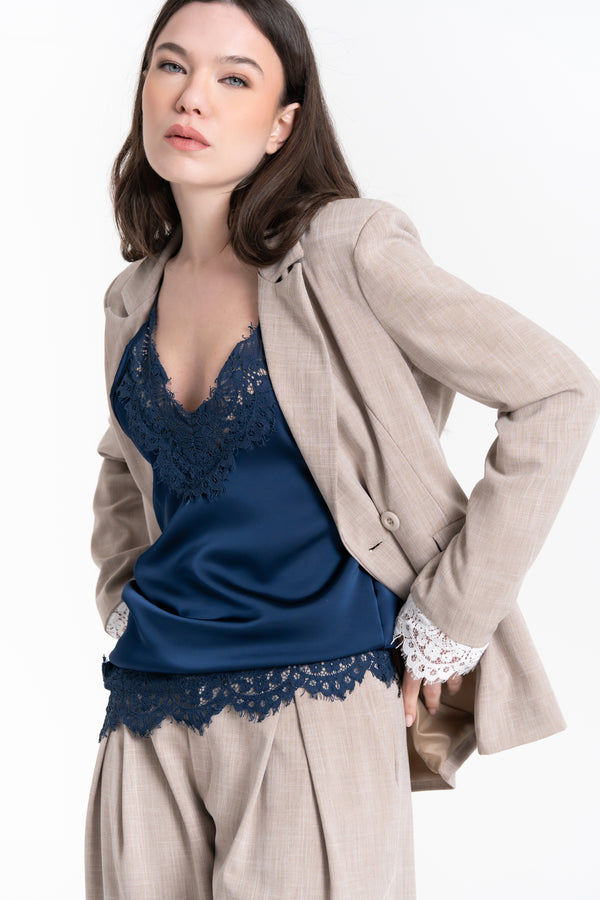 TOP IN RASO CON PIZZO FIORENZA AMADORI MM357.880